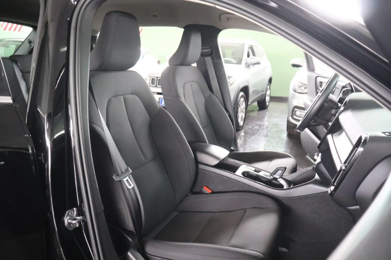 Volvo XC40 - View model 40