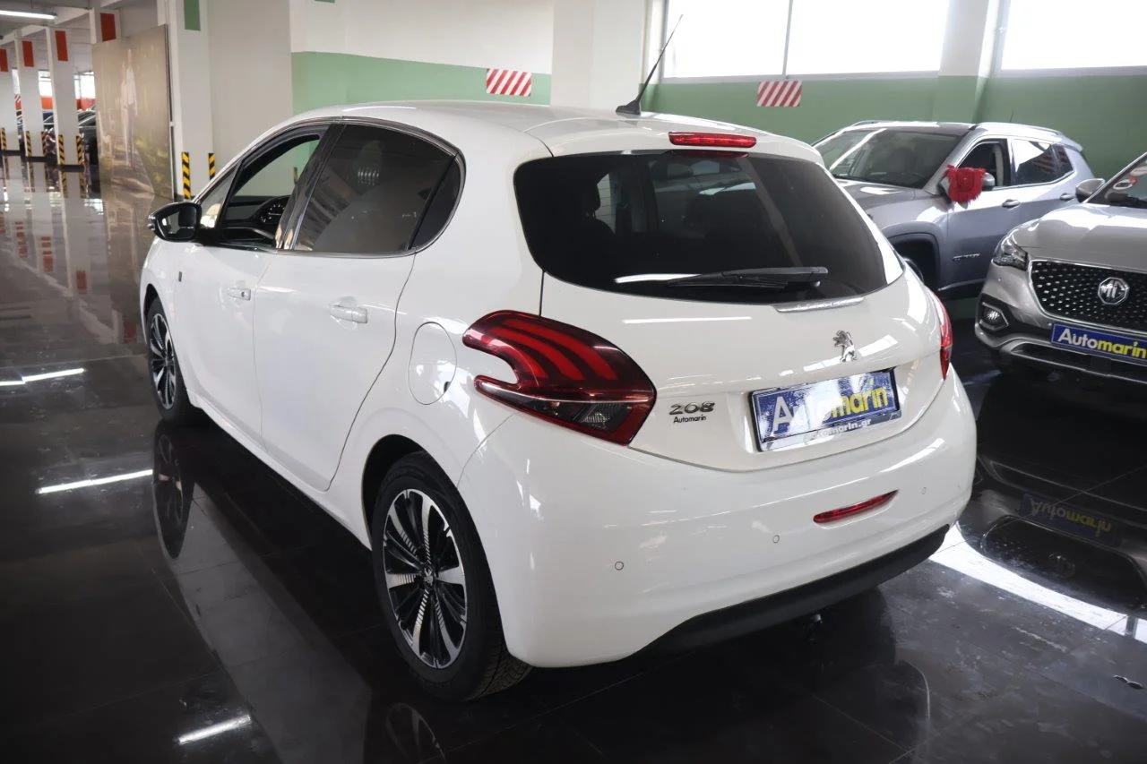 Peugeot 208 - View model 6