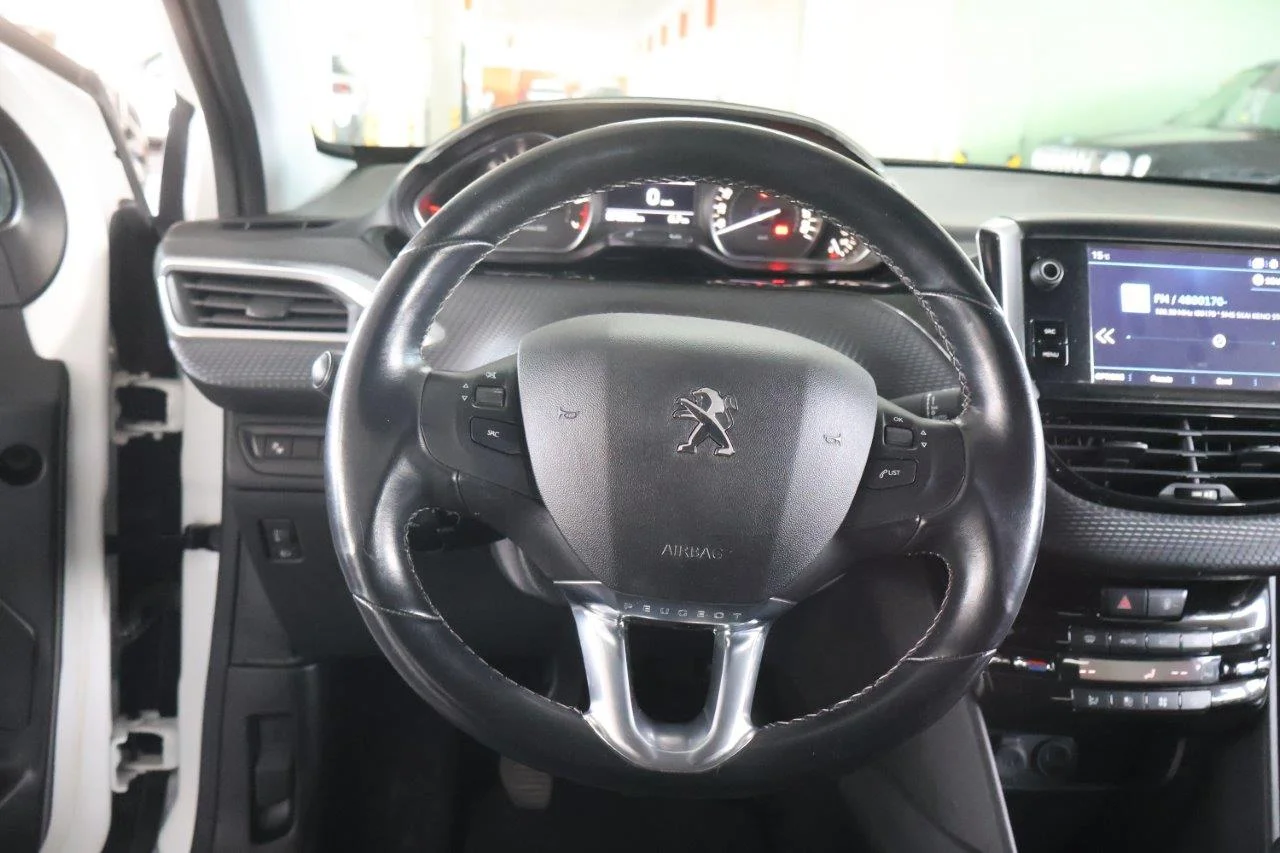 Peugeot 208 - View model 19