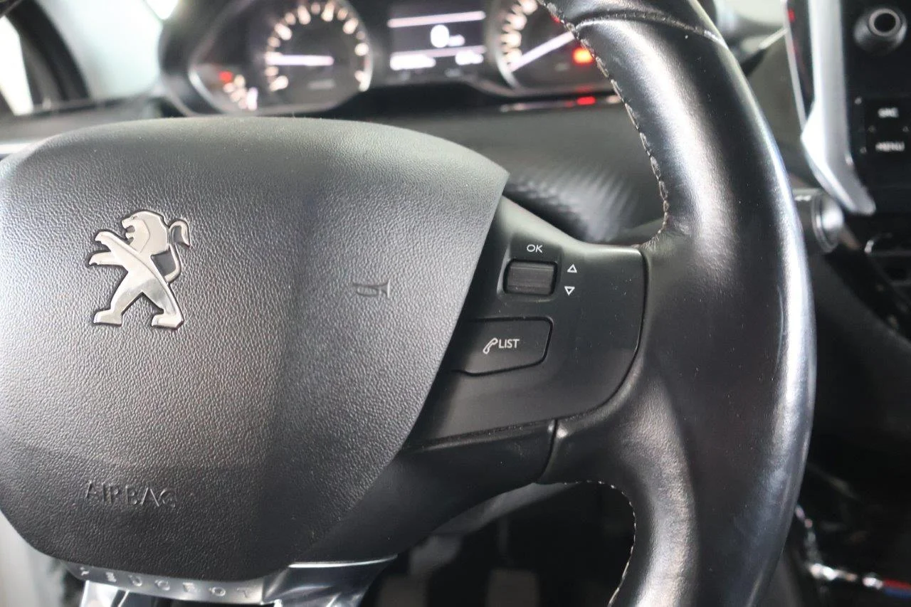 Peugeot 208 - View model 21