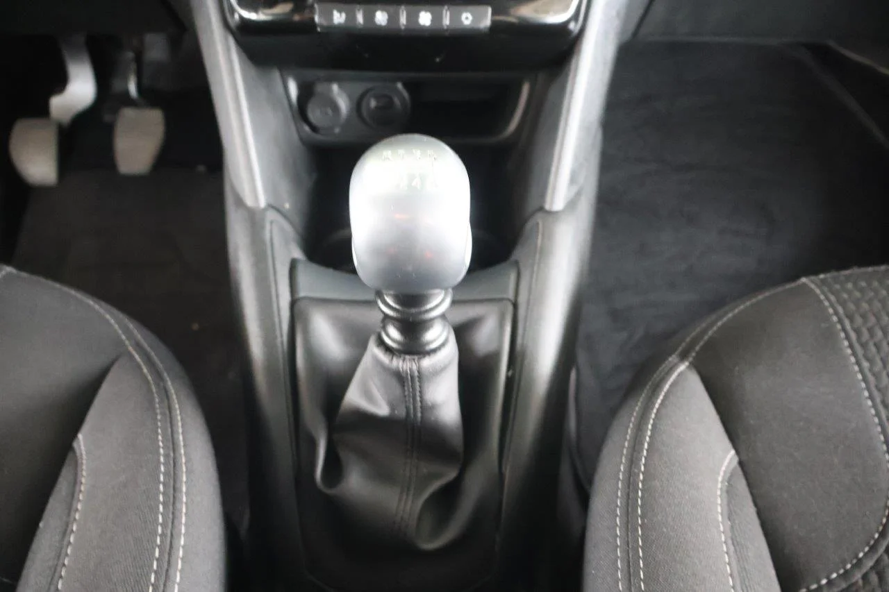 Peugeot 208 - View model 22