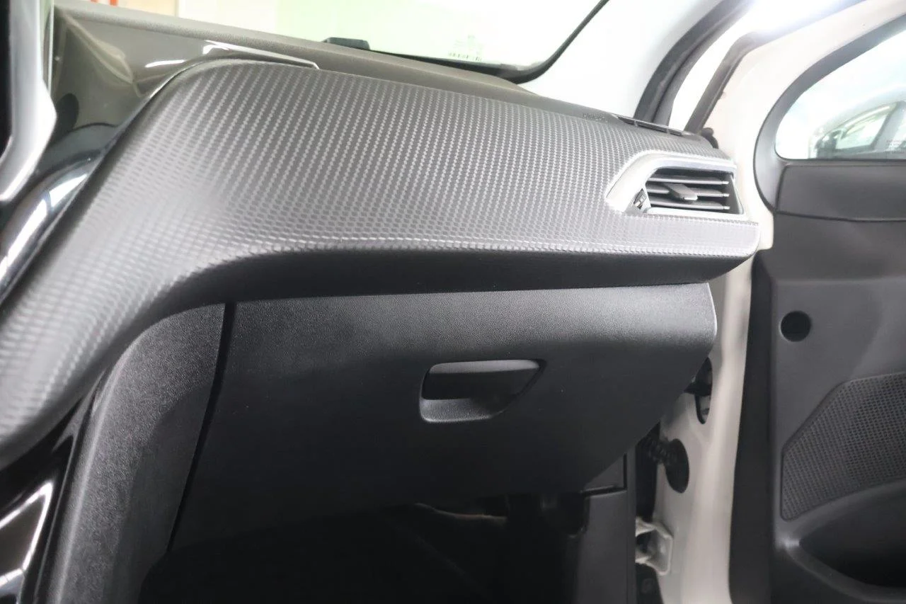 Peugeot 208 - View model 25
