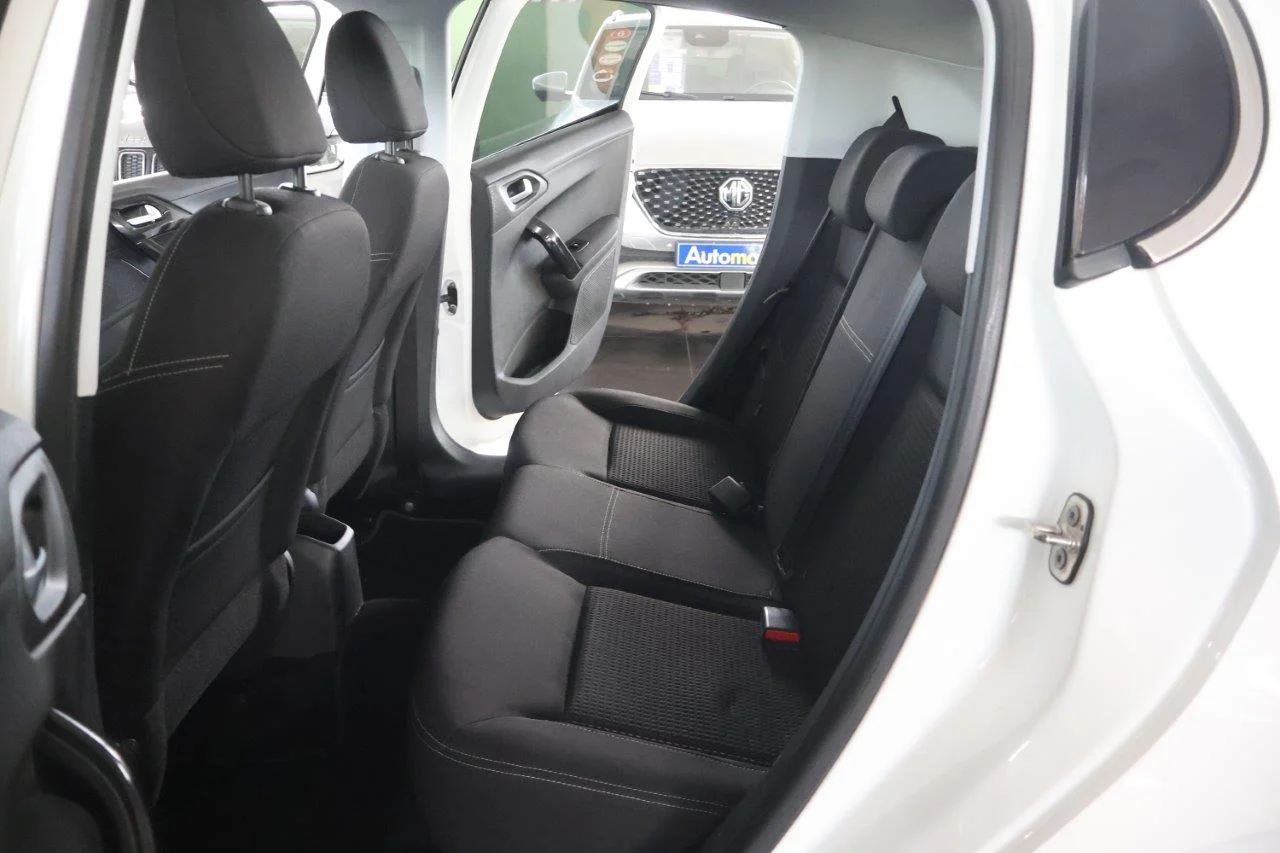 Peugeot 208 - View model 35
