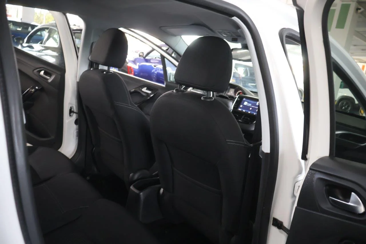 Peugeot 208 - View model 36