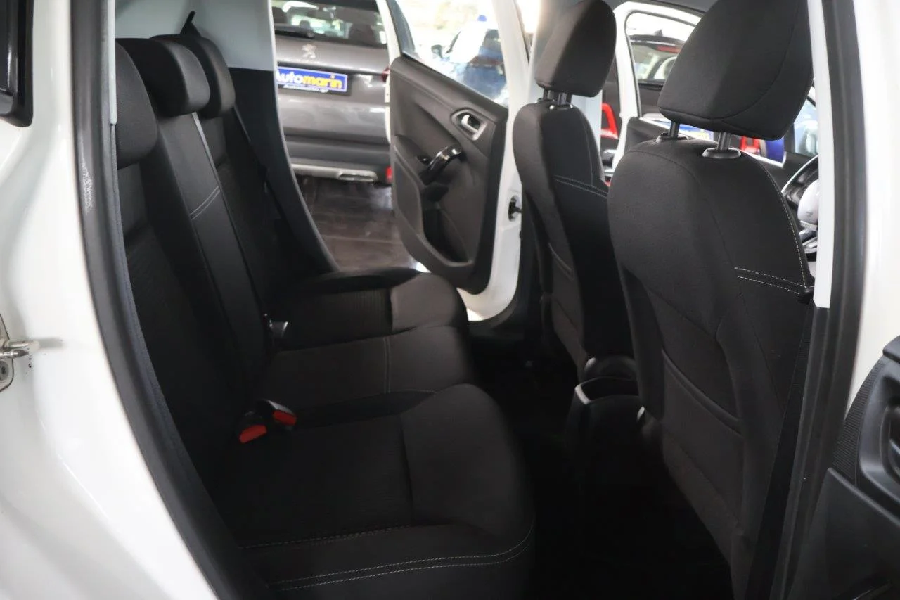 Peugeot 208 - View model 37