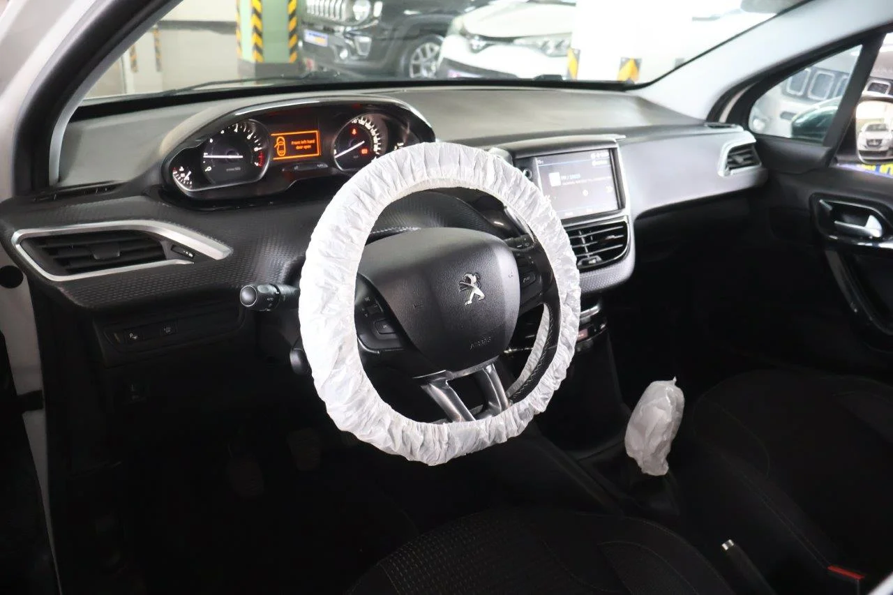 Peugeot 208 - View model 42