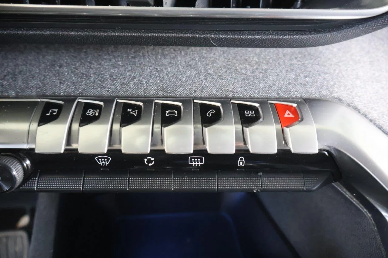 Peugeot 3008 - View model 24