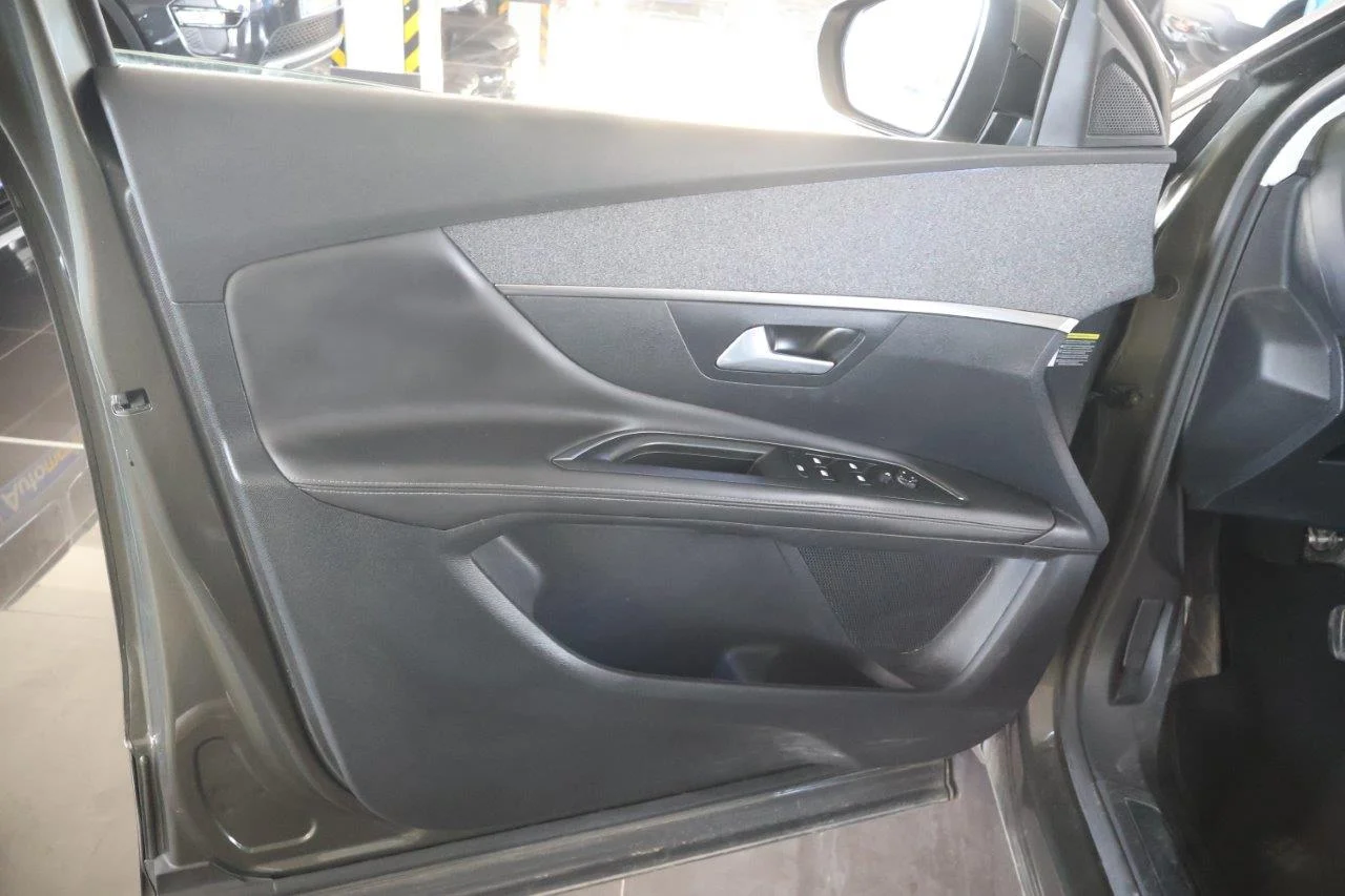 Peugeot 3008 - View model 31