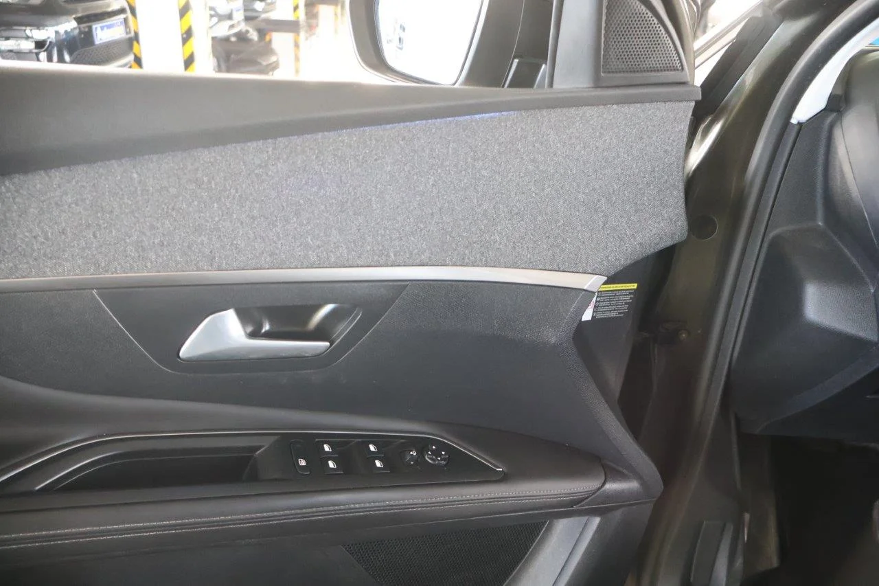 Peugeot 3008 - View model 32