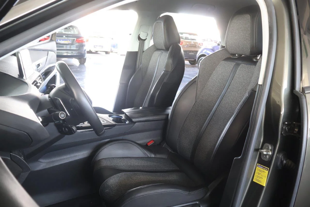 Peugeot 3008 - View model 33