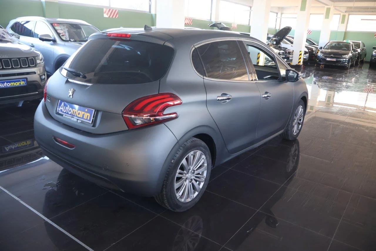 View 5 - Peugeot 208 - 2015