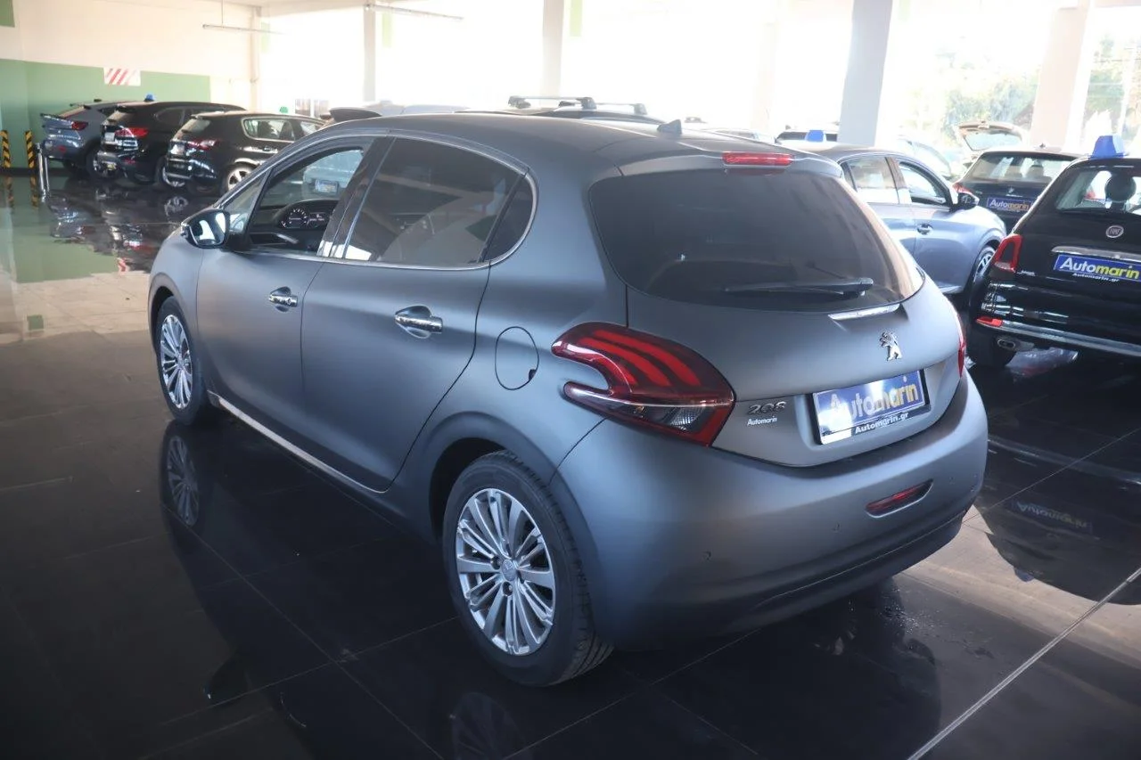 Peugeot 208 - View model 6