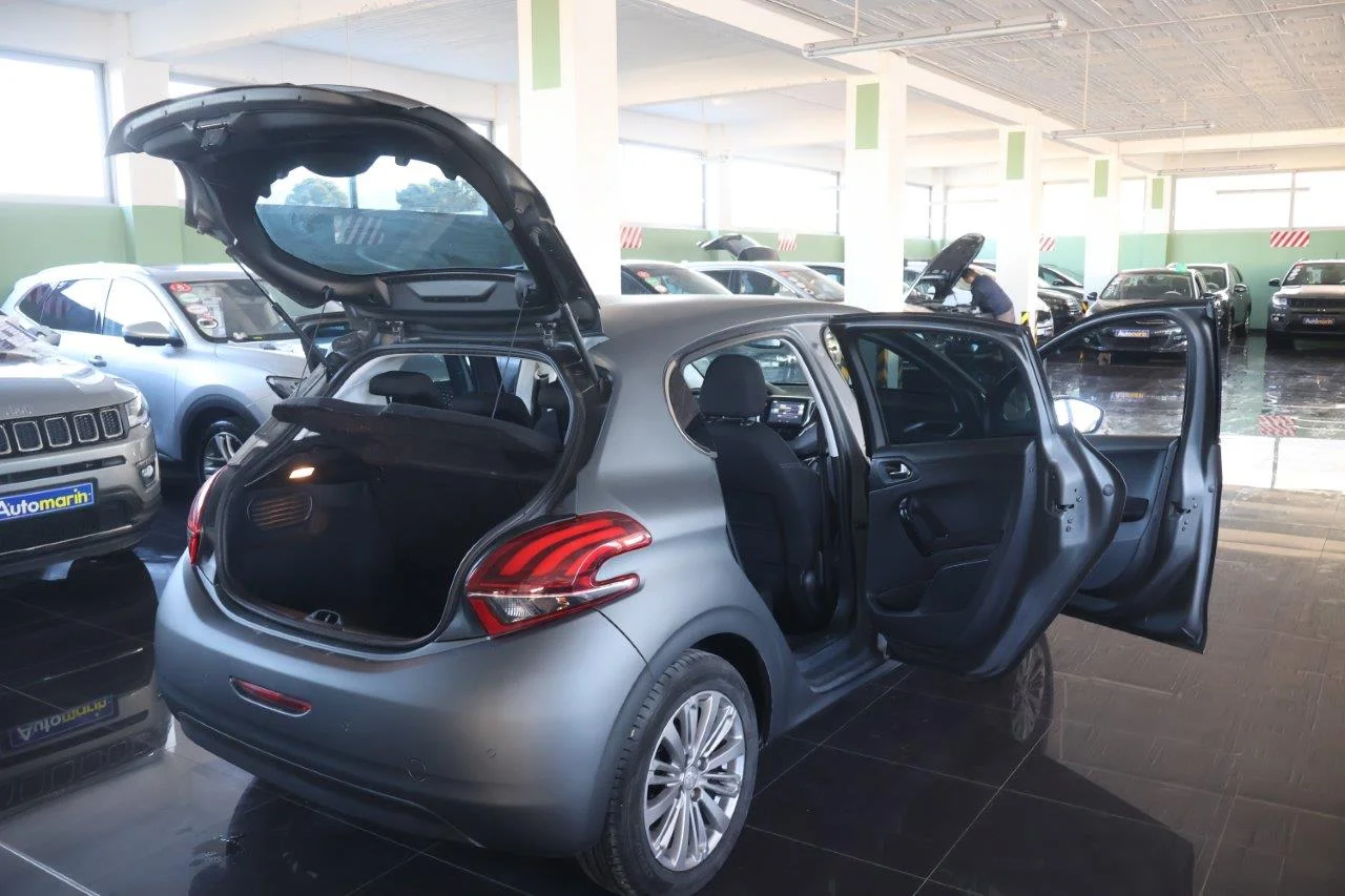 Peugeot 208 - View model 7