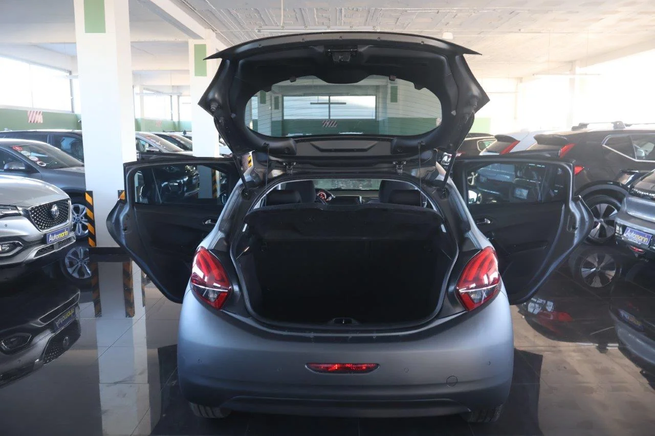Peugeot 208 - View model 9