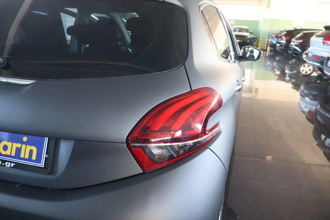 Peugeot 208 - View model 10