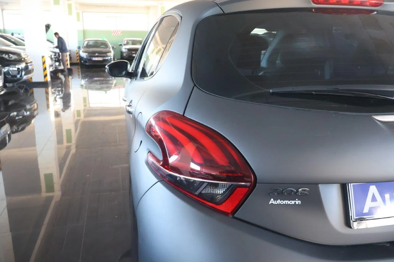 Peugeot 208 - View model 11