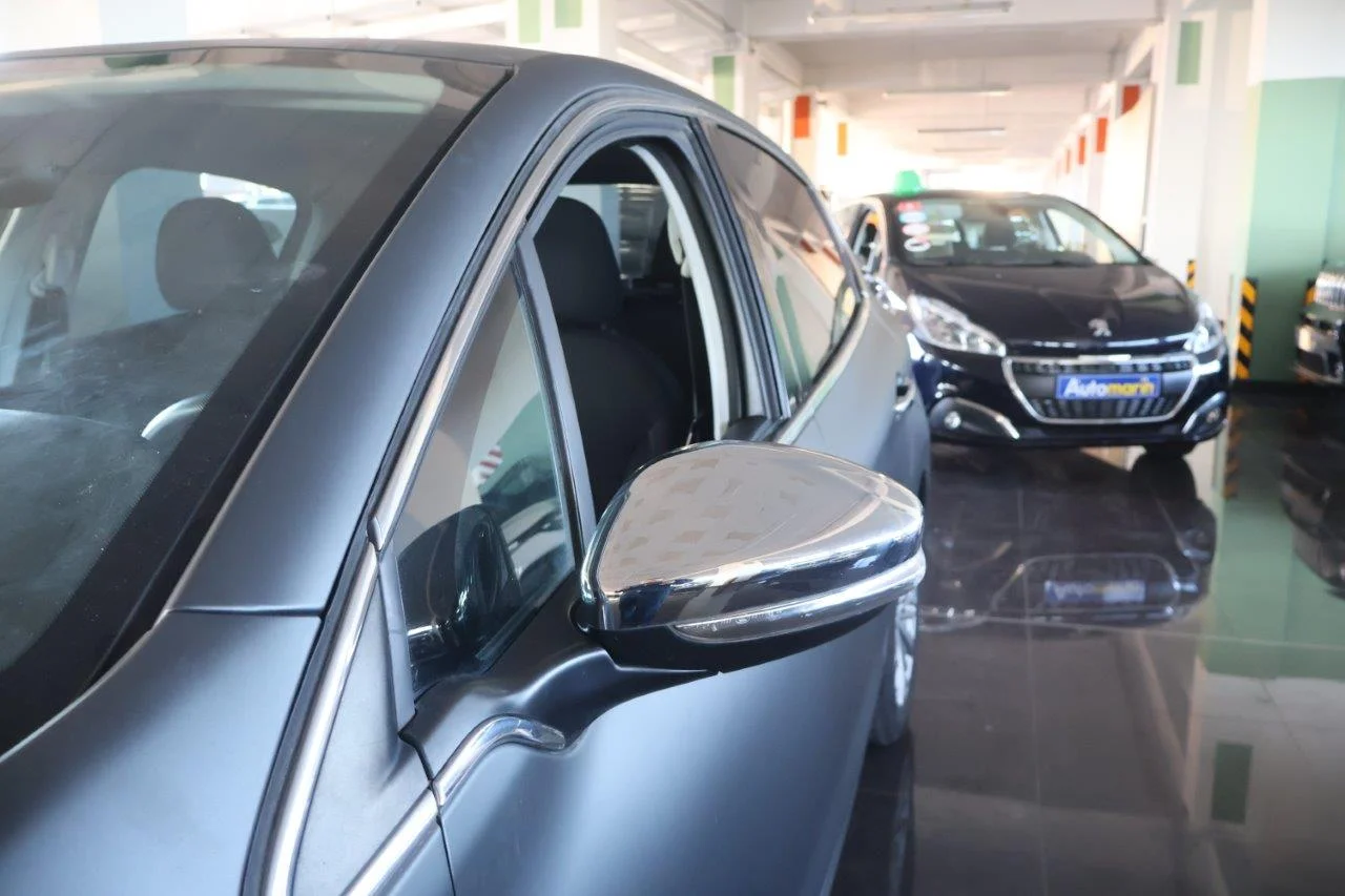 Peugeot 208 - View model 13