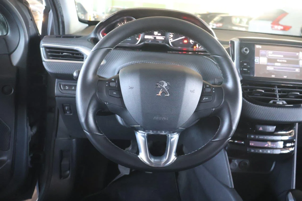 Peugeot 208 - View model 19