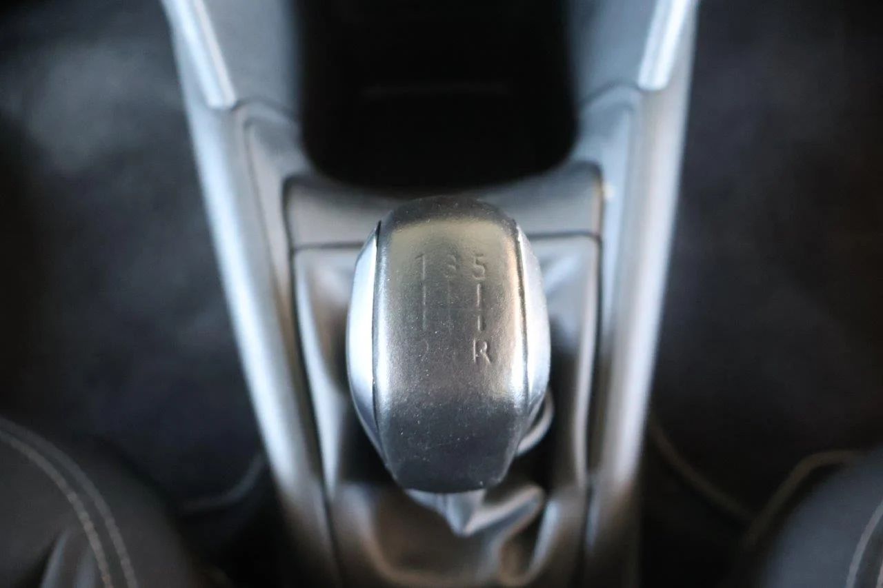 Peugeot 208 - View model 22