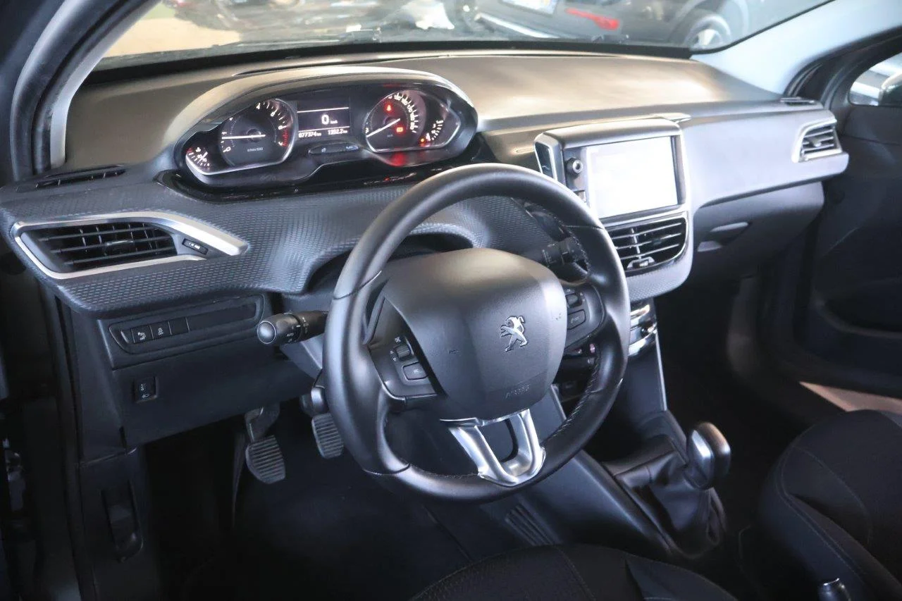 Peugeot 208 - View model 27