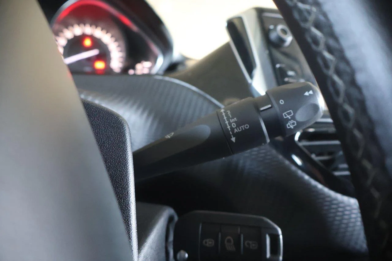 Peugeot 208 - View model 29
