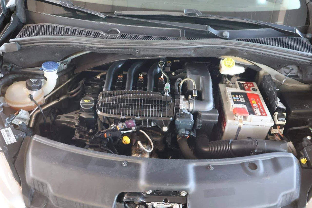 Peugeot 208 - View model 40
