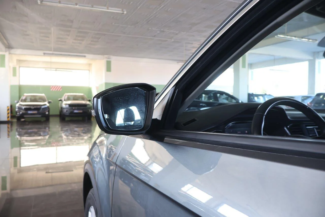 Volkswagen T-Roc - View model 15