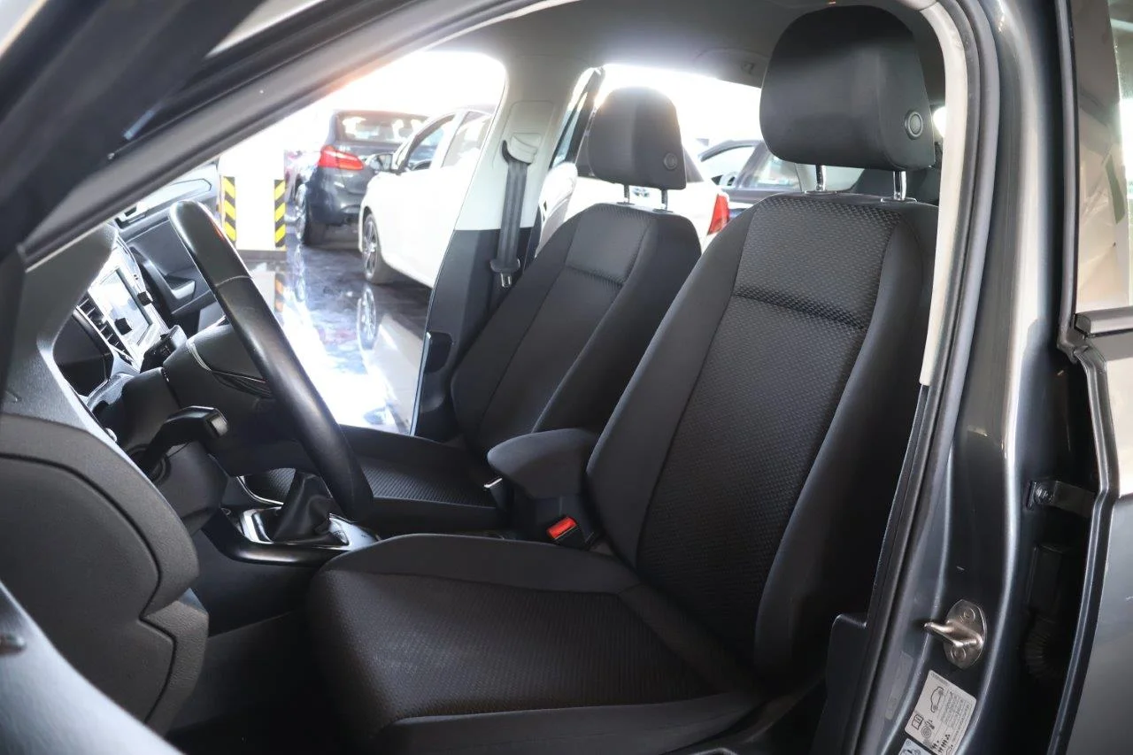Volkswagen T-Roc - View model 32