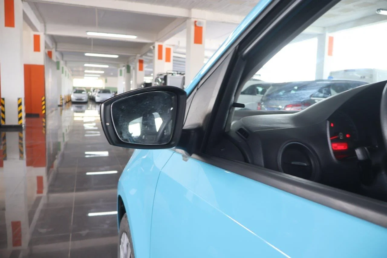 Volkswagen Up - View model 15