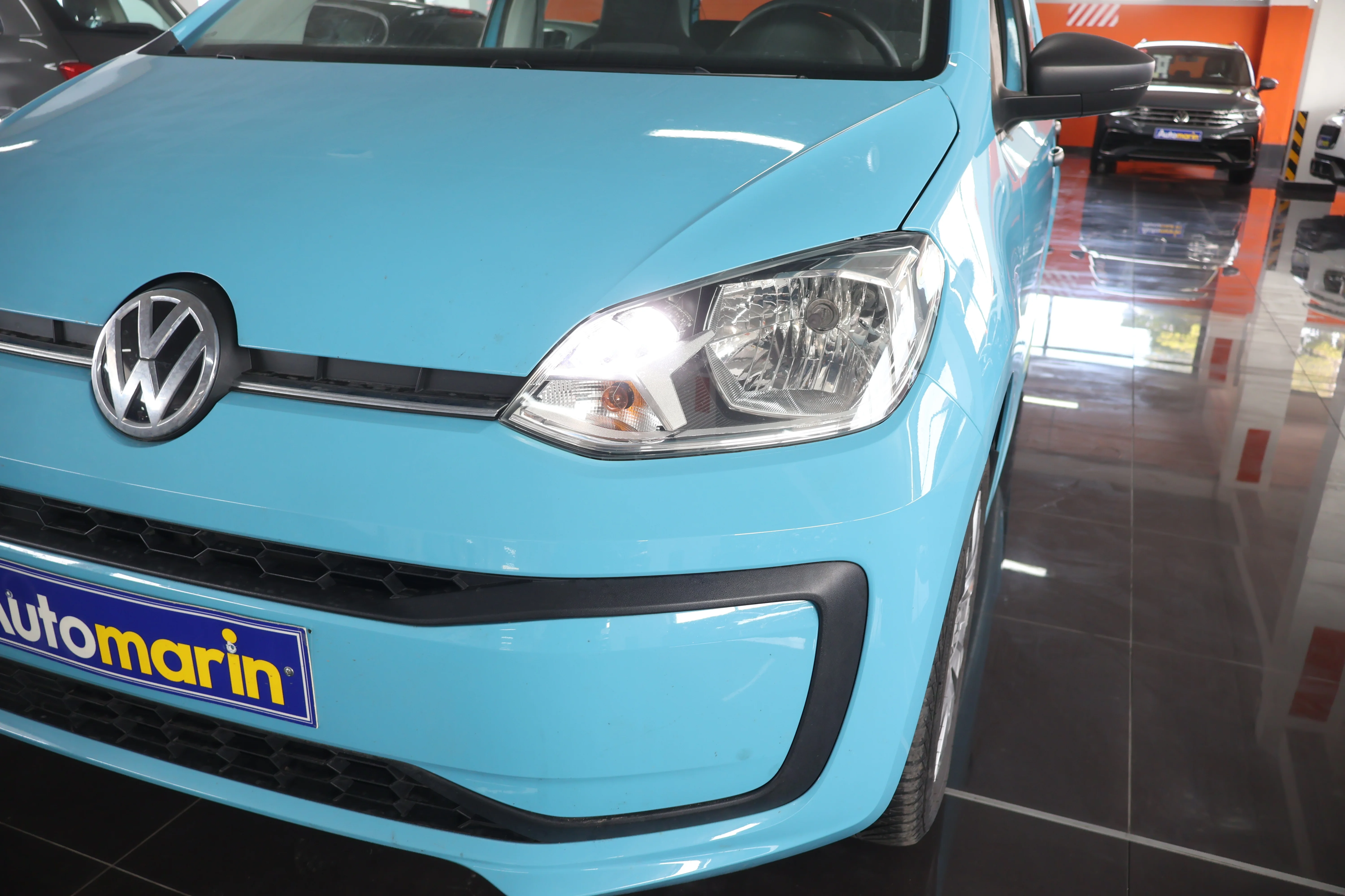 Volkswagen Up - View model 19