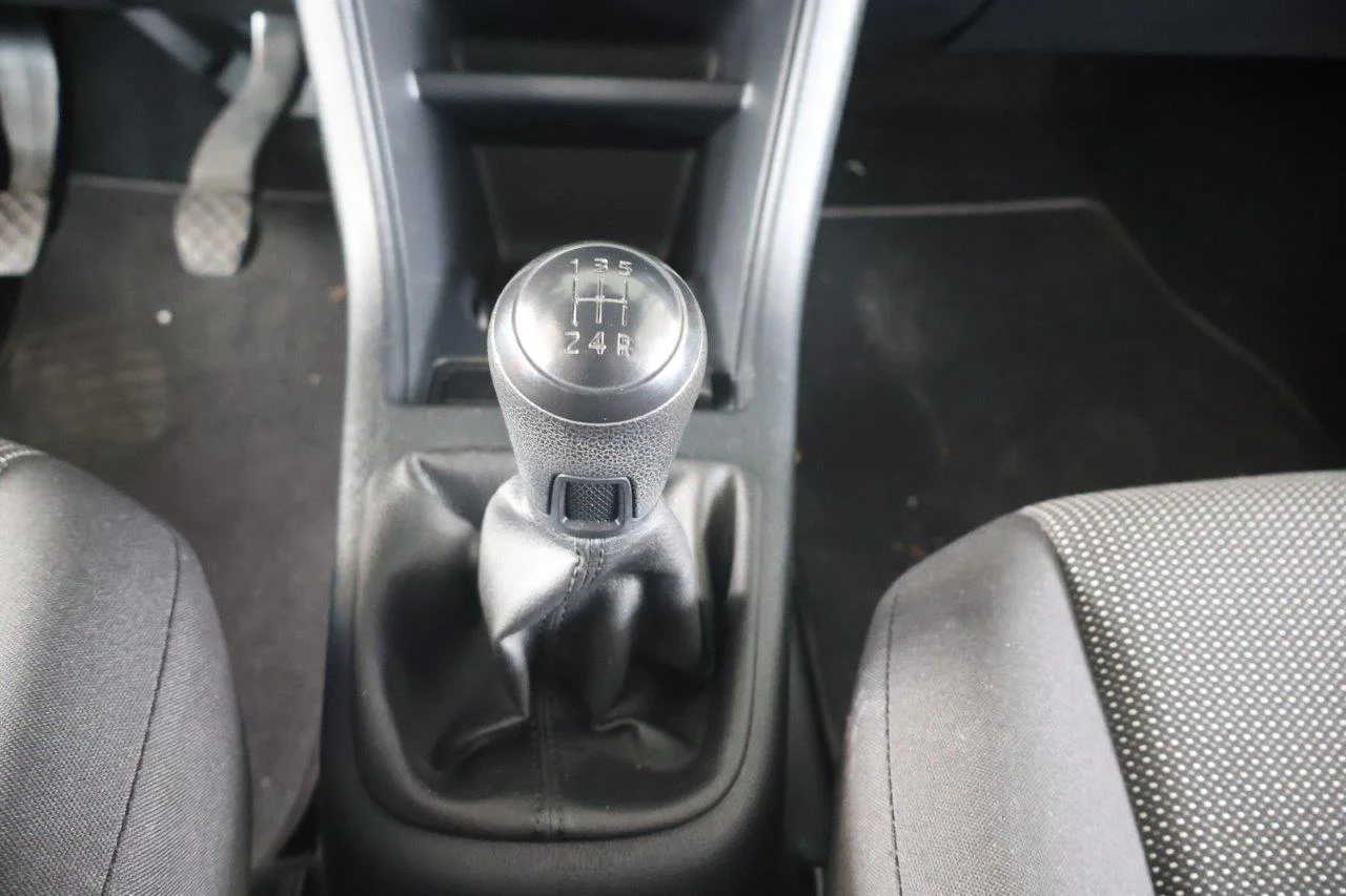 Volkswagen Up - View model 22