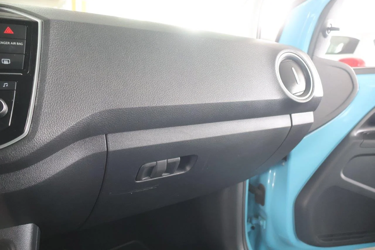 Volkswagen Up - View model 24