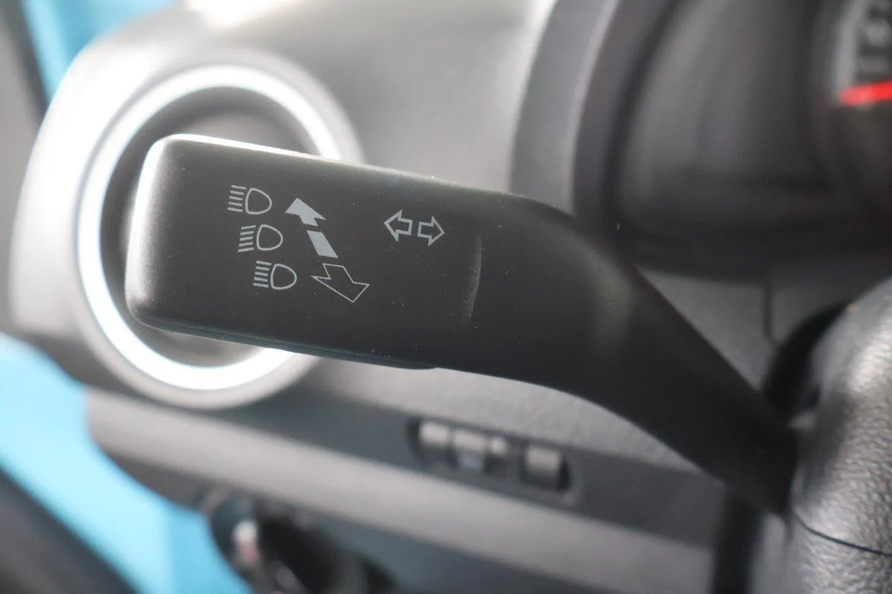 Volkswagen Up - View model 27