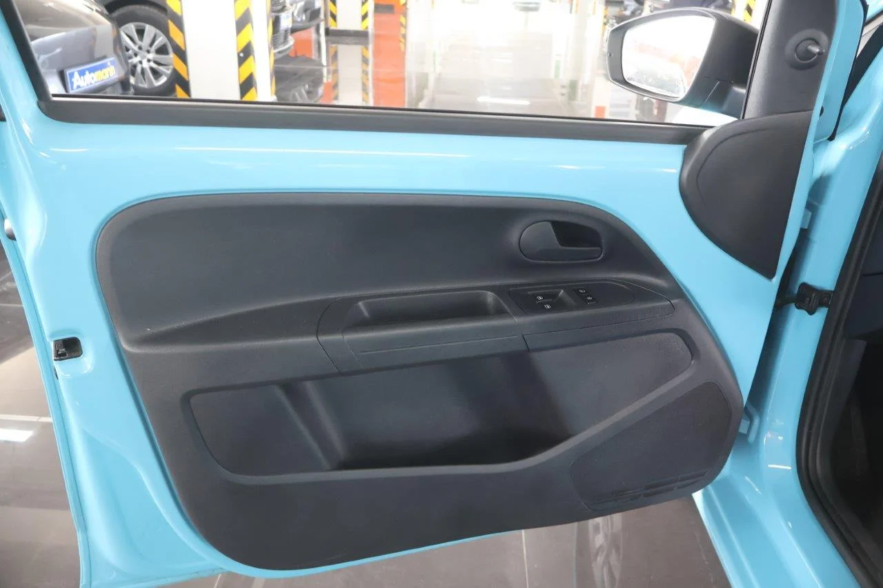 Volkswagen Up - View model 29