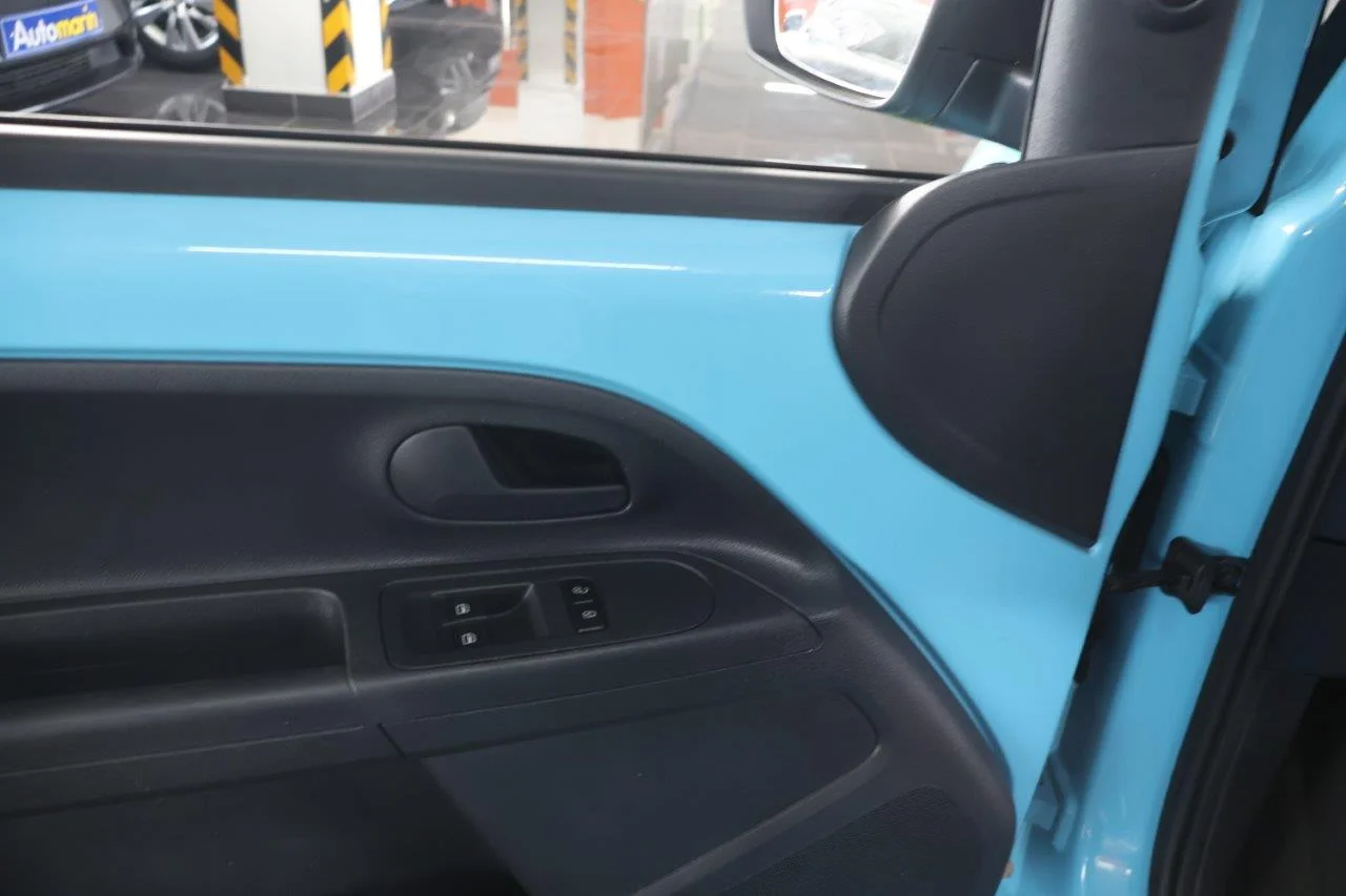 Volkswagen Up - View model 30