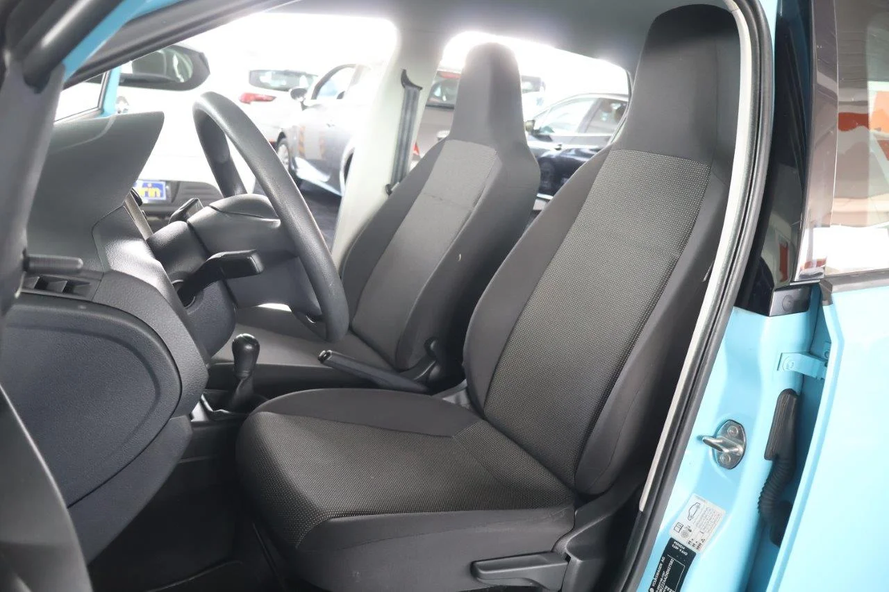 Volkswagen Up - View model 31