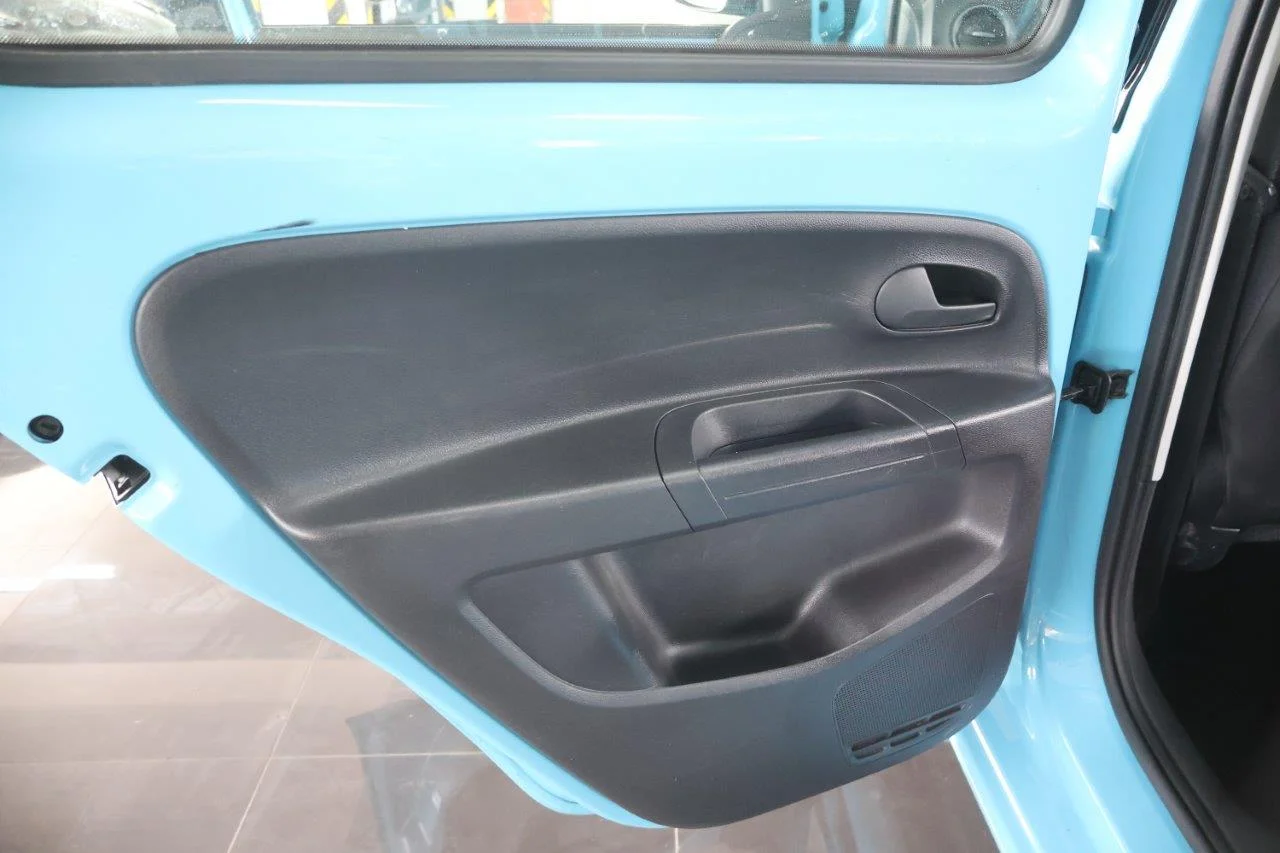 Volkswagen Up - View model 33