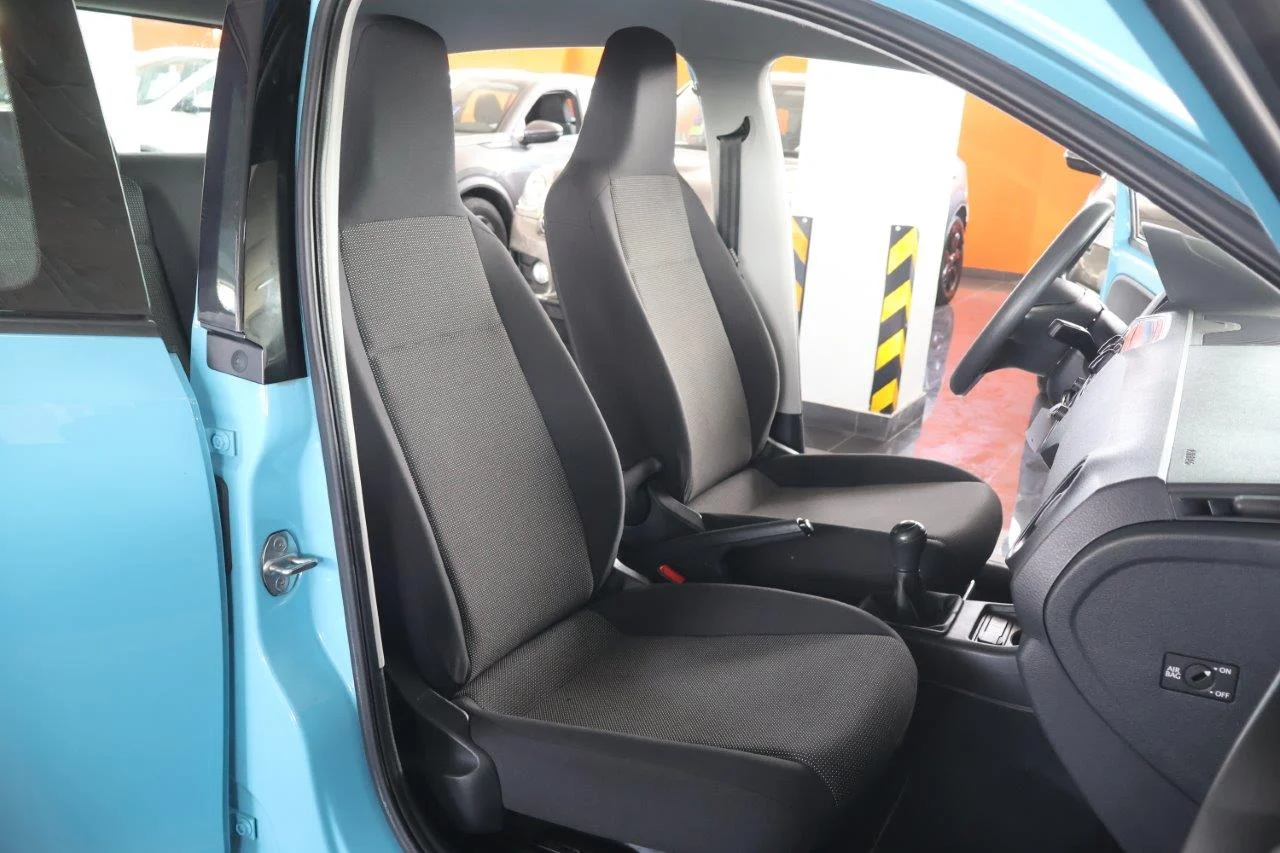 Volkswagen Up - View model 37
