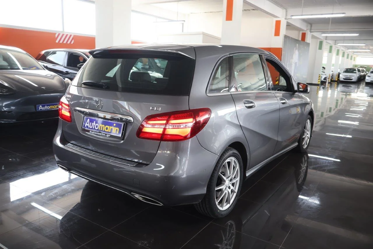 View 5 - Mercedes-Benz B 180 - 2015