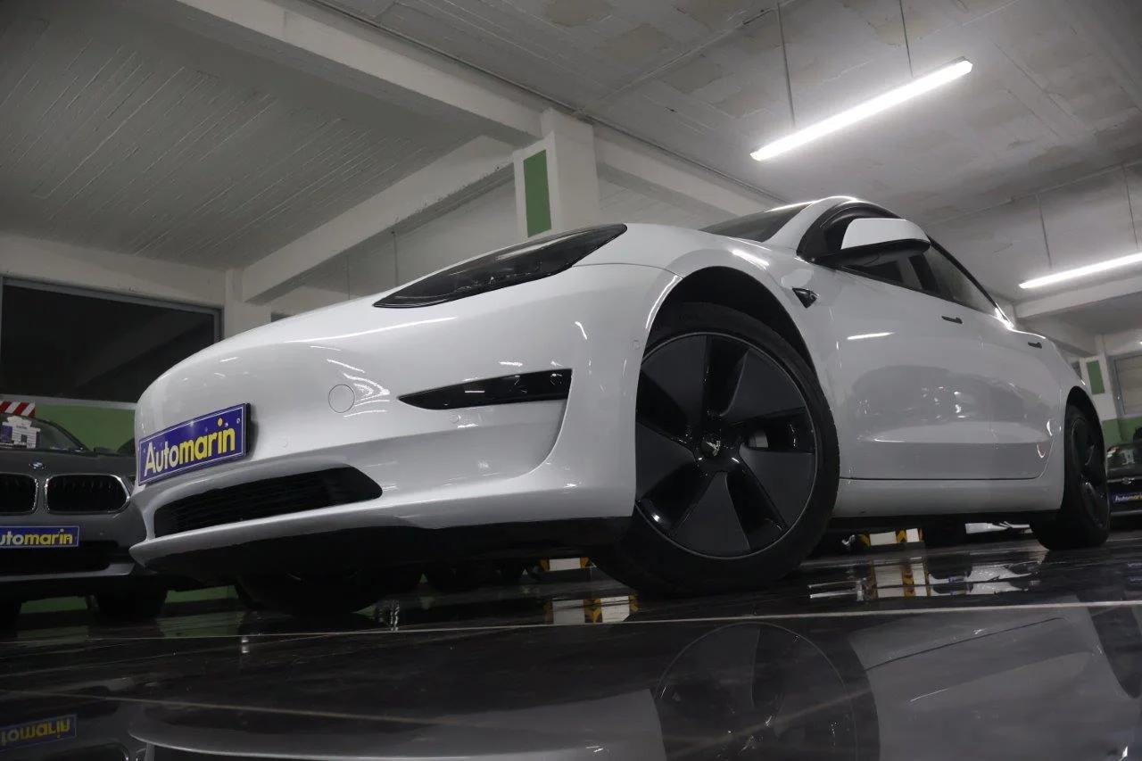 View 2 - Tesla Model 3 - 2021