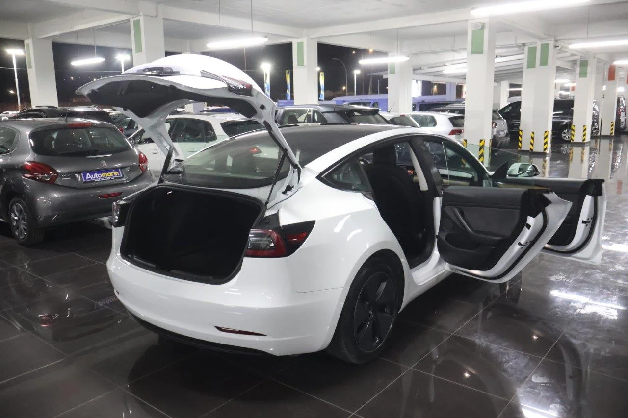 Tesla Model 3 - View model 7