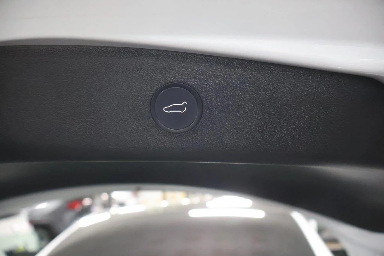 Tesla Model 3 - View model 10