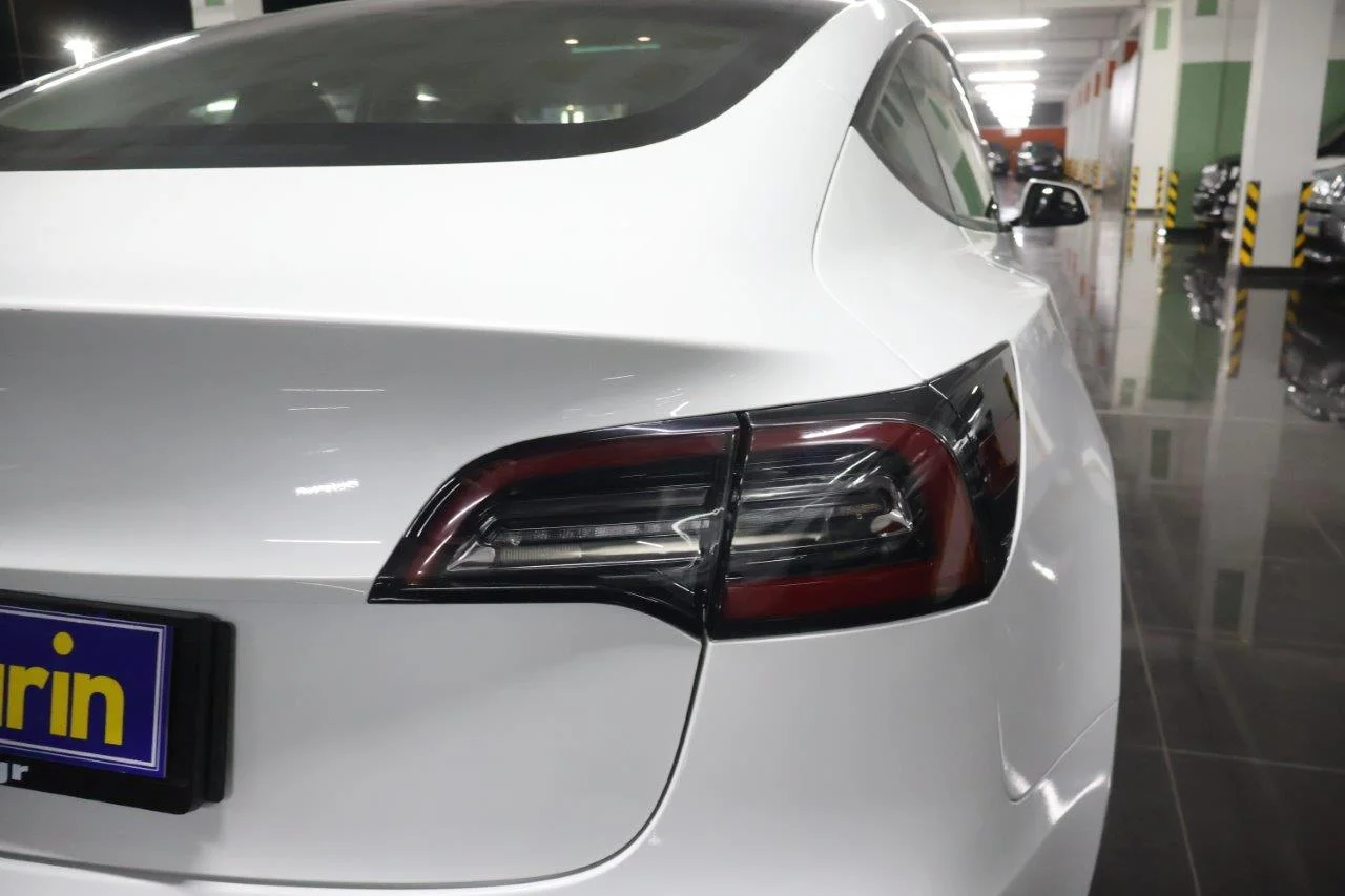 Tesla Model 3 - View model 11