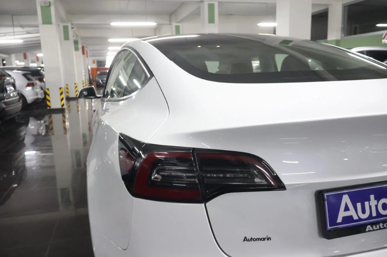 Tesla Model 3 - View model 12