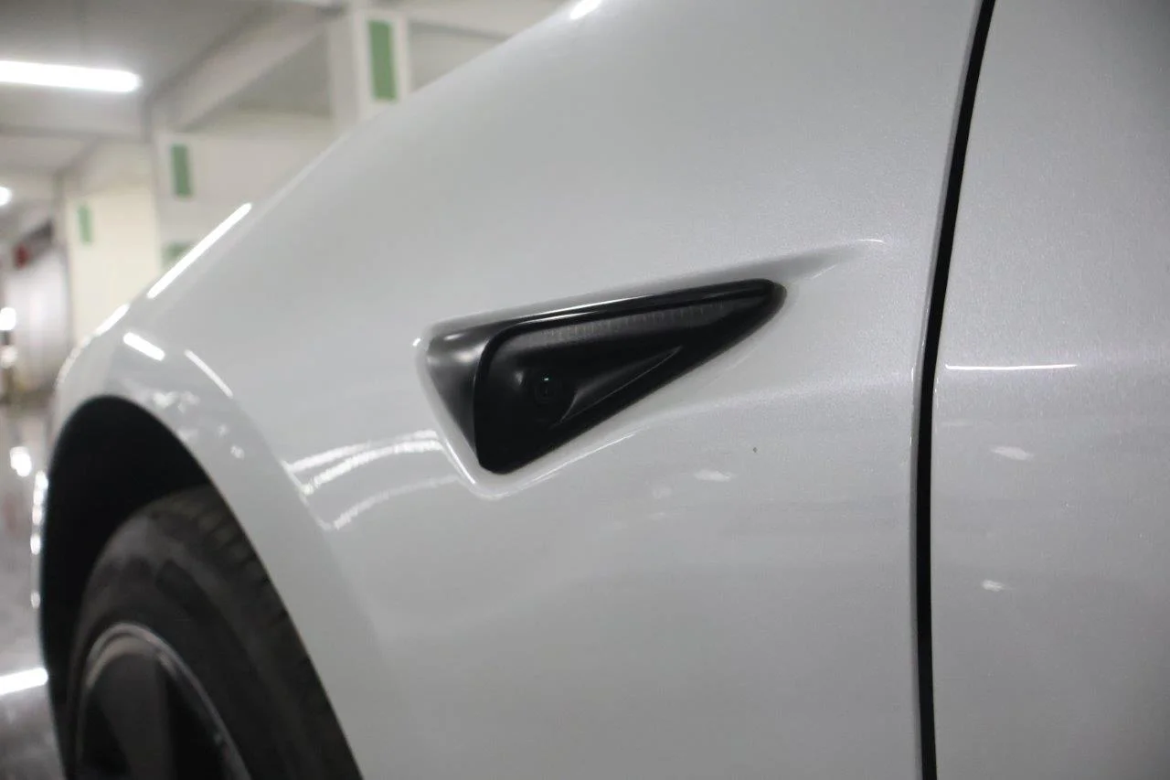 Tesla Model 3 - View model 15