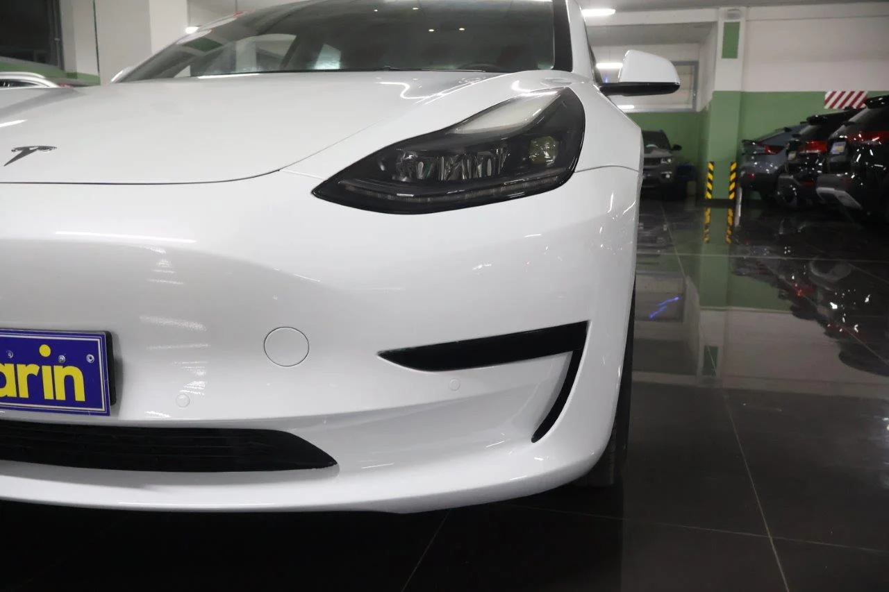 Tesla Model 3 - View model 18