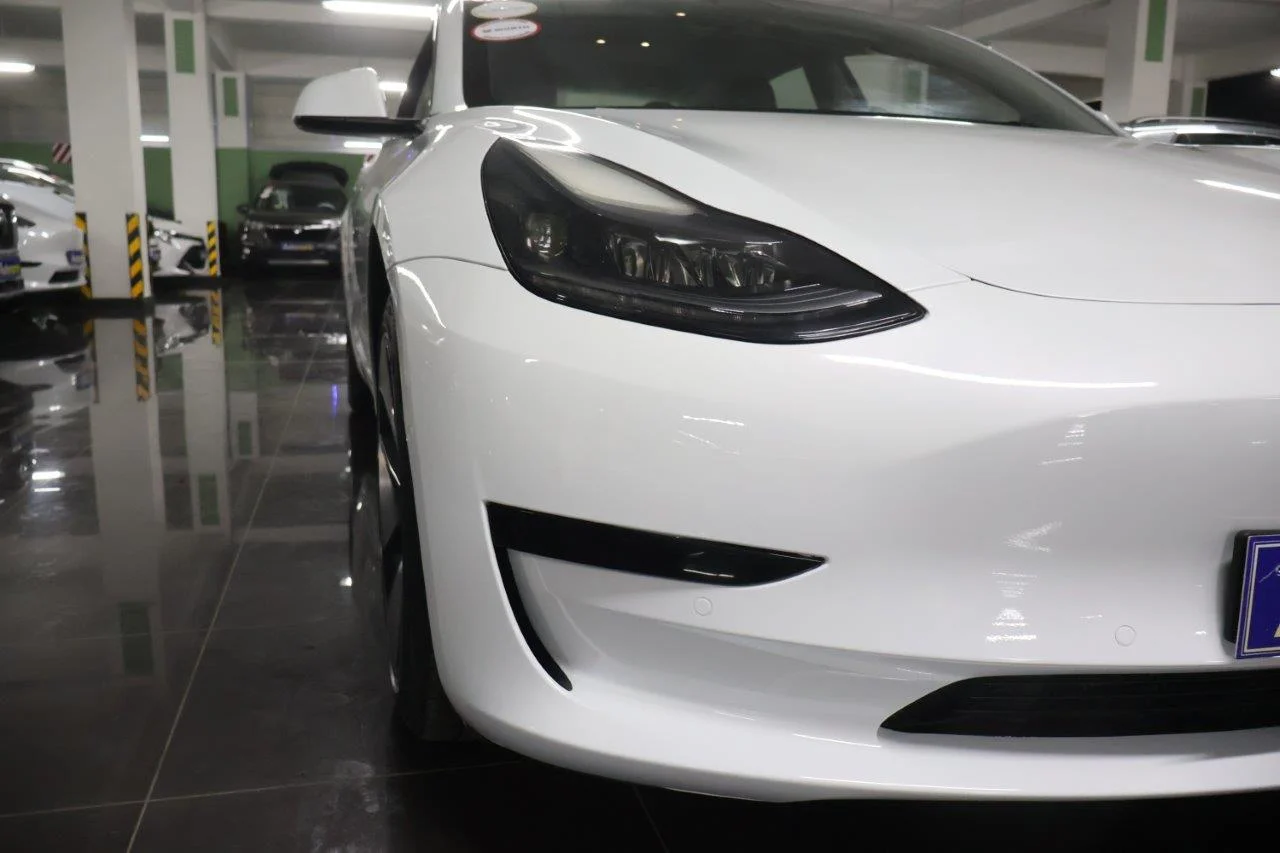 Tesla Model 3 - View model 19