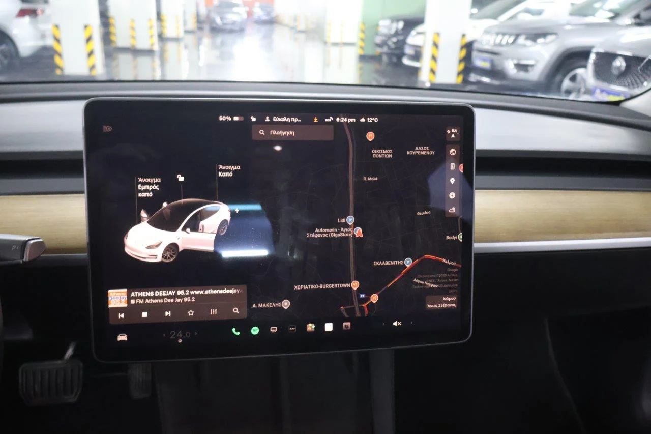 Tesla Model 3 - View model 23