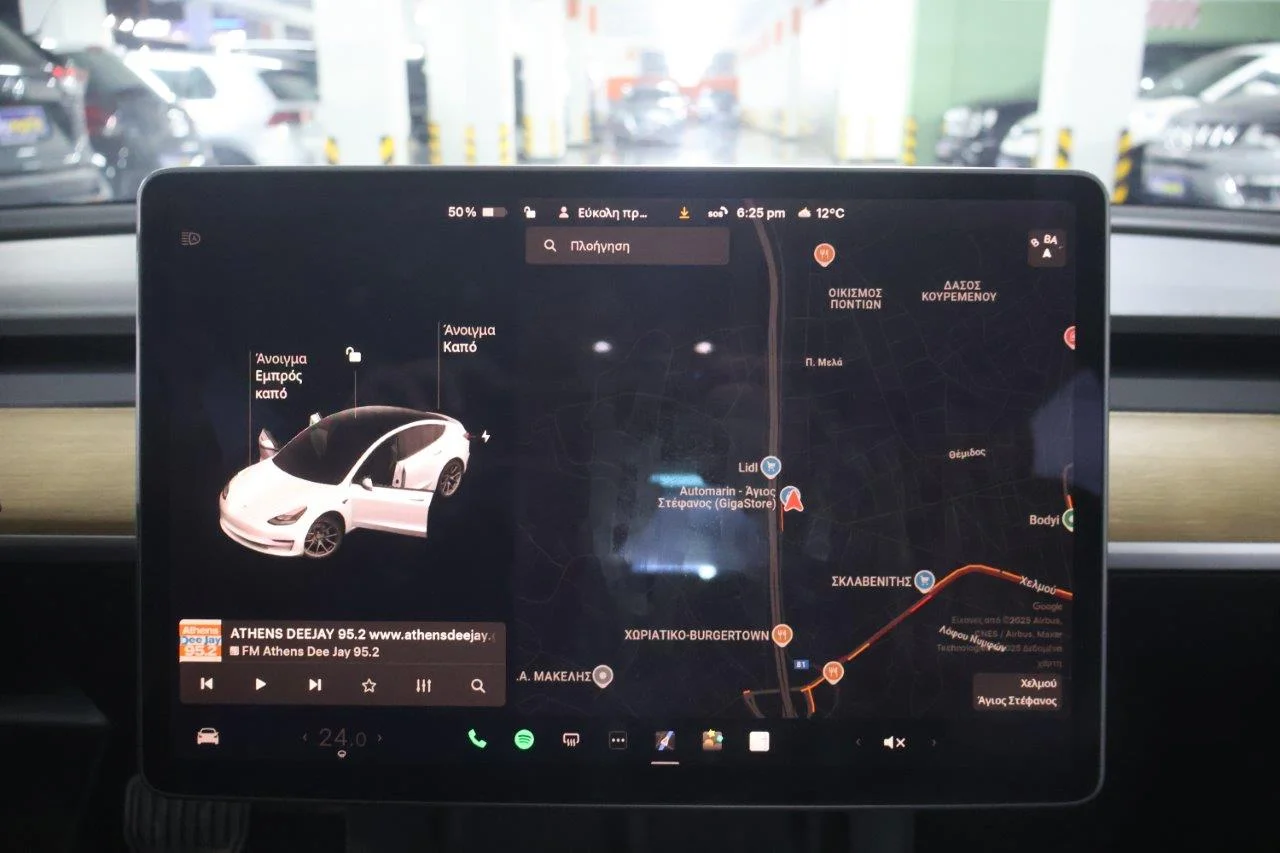 Tesla Model 3 - View model 26