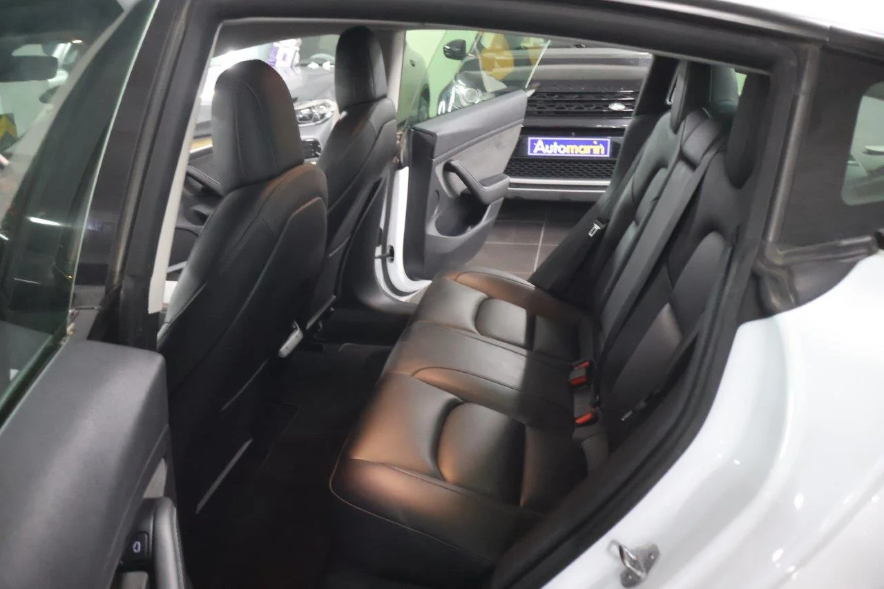 Tesla Model 3 - View model 33